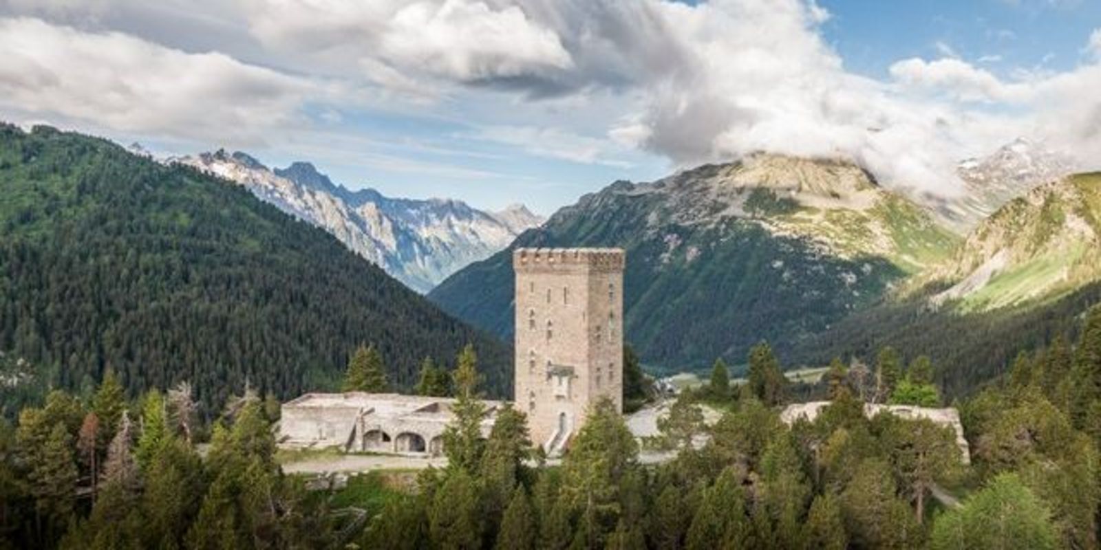 La tour historique Belvédère de Maloja